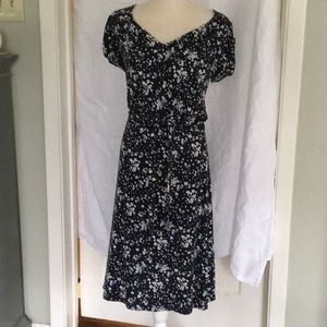 Agnes B floral navy blue dress, size 2 (US 6-8) comfortable and good work dress